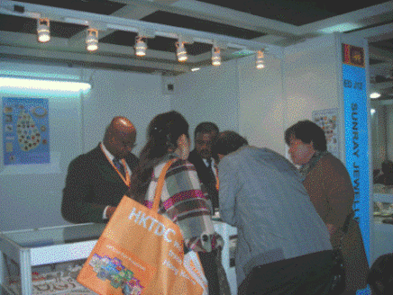 more-visitors-at-a-stall-in-the-sri-lanka-pavilion