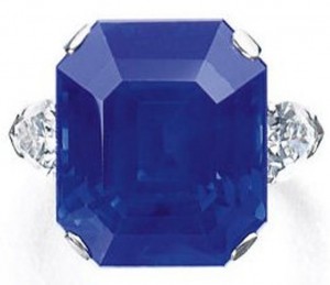 Lot 468 - 27.54-carat, cut-cornered rectangular-cut, Kashmir blue sapphire ring