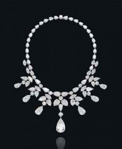 Lot 326 - An important diamond necklace
