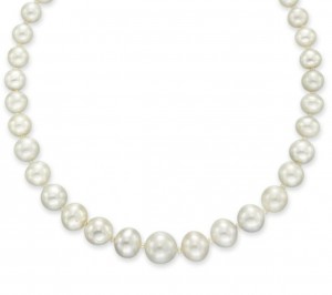 Lot 141 - Front section of  the Important Single-Strand Natural Pearl and Diamond Necklace
