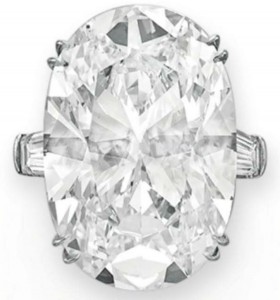 Lot 152 - A Magnificent Diamond Ring by Bulgari 