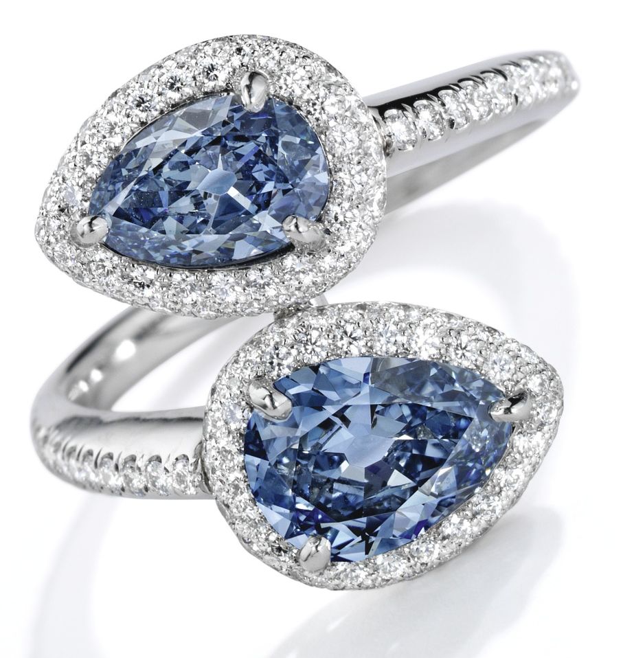 Lot 106 - Exquisite Platinum, Fancy Vivid Blue Diamond and Diamond Ring