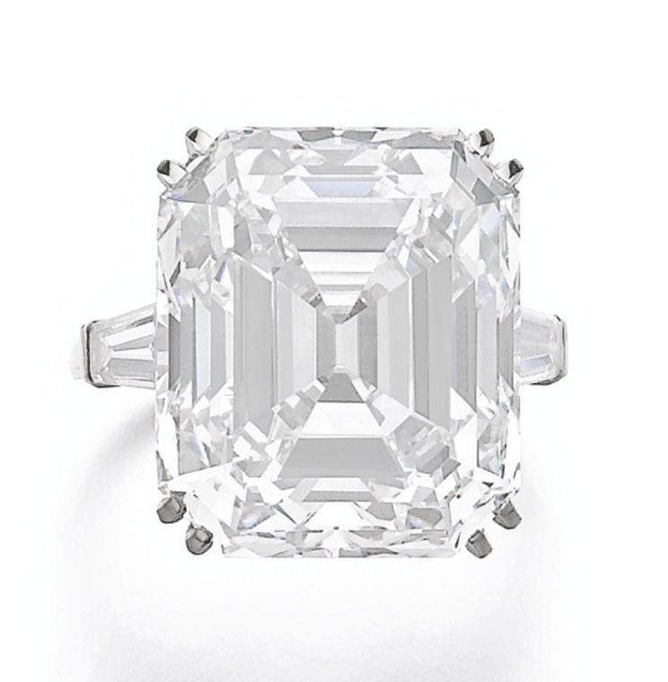 Lot 372 - Important diamond ring, Van Cleef & Arpels