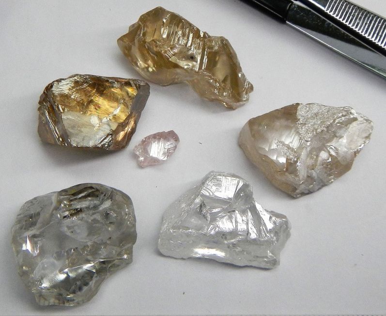 FIVE OF THE +50 CARAT RECENT LULO DIAMOND RECOVERIES