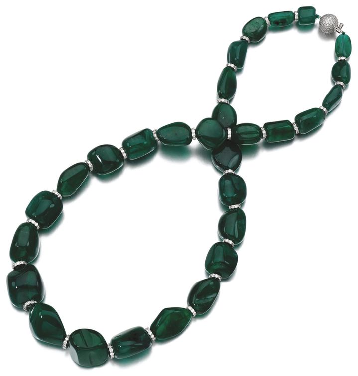 LOT 276 - EMERALD AND DIAMOND NECKLACE