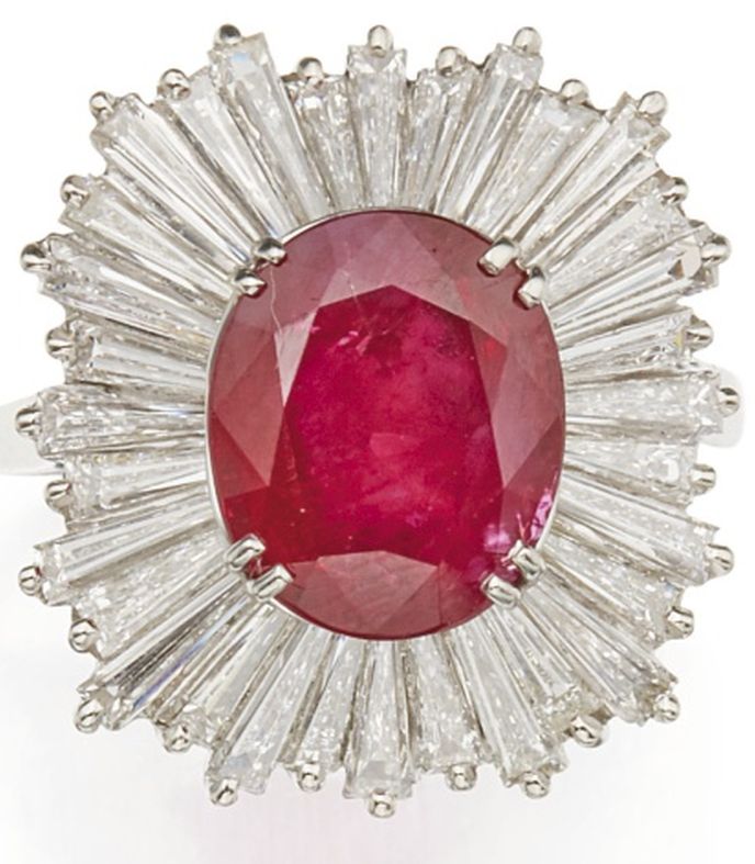 LOT 125 - RUBY AND DIAMOND RING