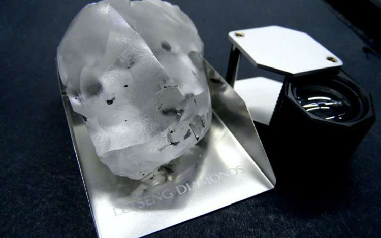 ANOTHER VIEW OF THE 910-CARAT ROUGH DIAMOND