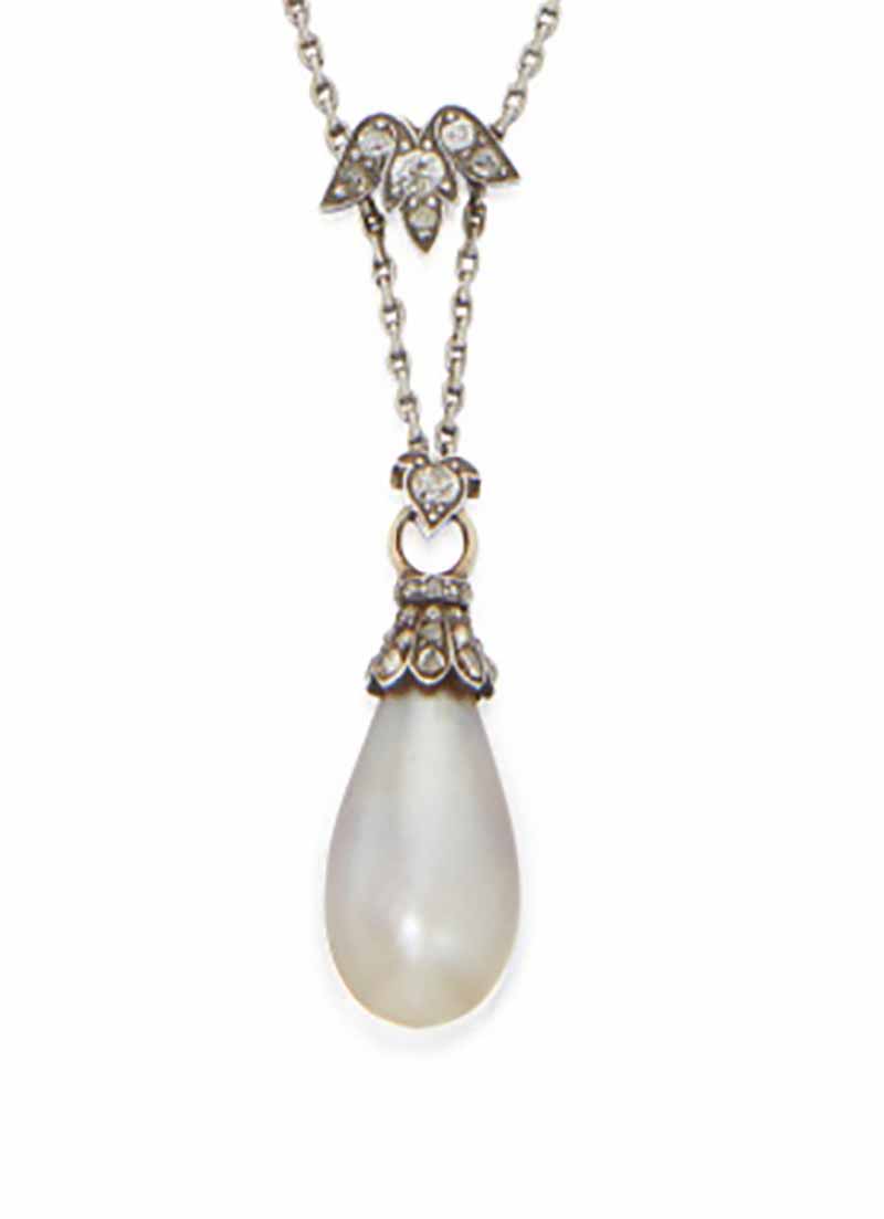 LOT 653 - THE PENDANT OF THE NATURAL PEARL AND DIAMOND PENDANT NECKLACE ENLARGED