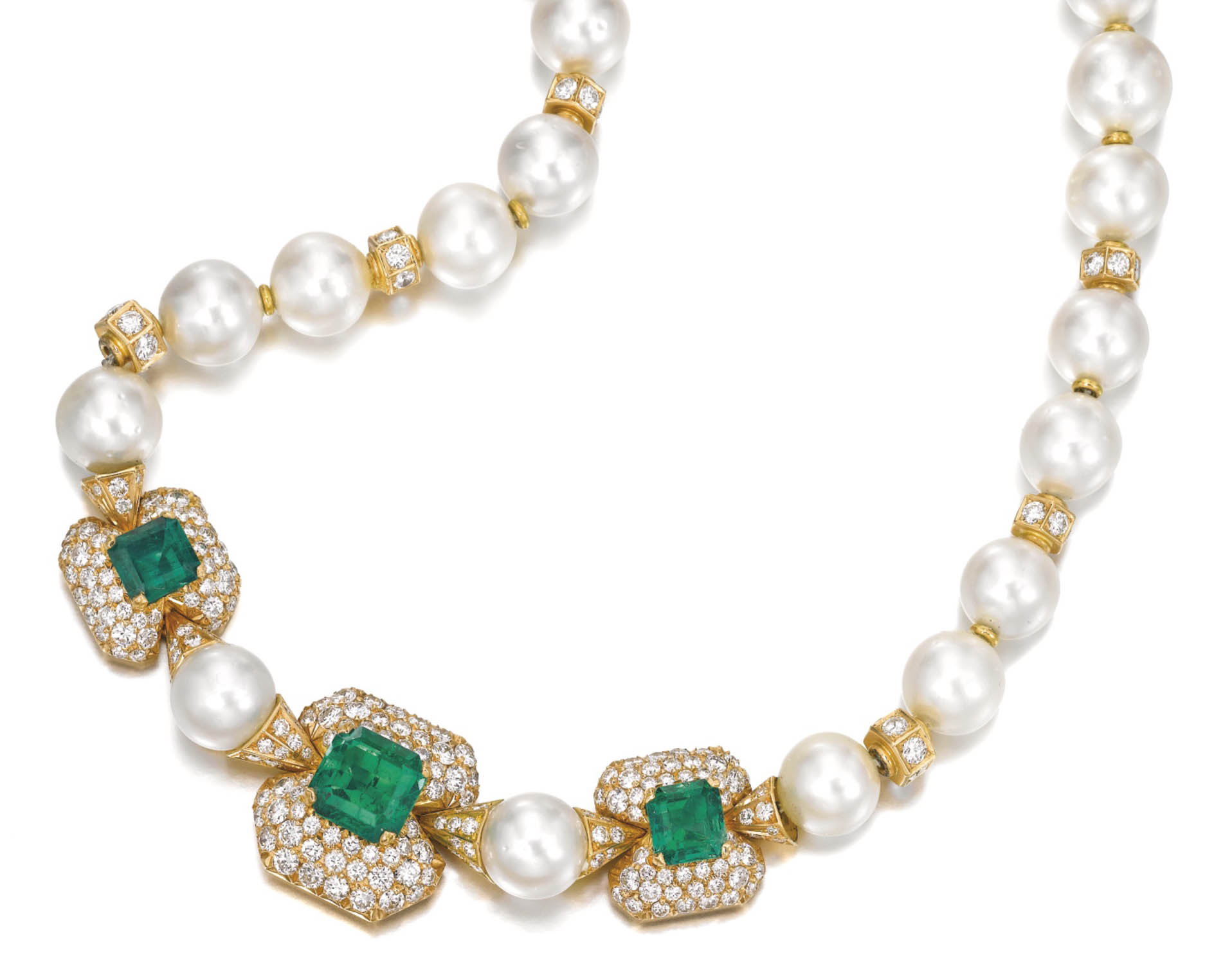 LOT 180 - EMERALD, CULTURED PEARL AND DIAMOND NECKLACE 