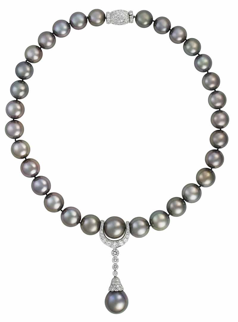 LOT 19 - COLOURED CULTURED PEARL AND DIAMOND NECKLACE, CARTIER 