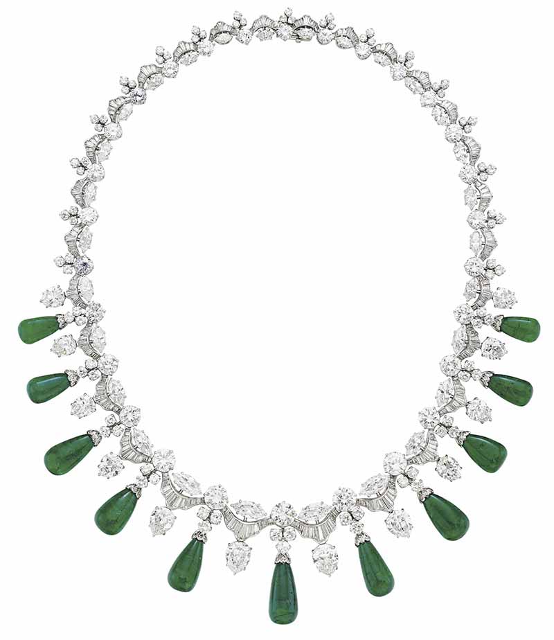 LOT 146 - A DIAMOND AND EMERALD NECKLACE
