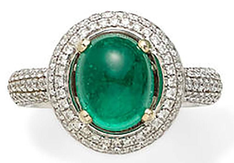 LOT 312 - AN EMERALD, DIAMOND AND 18K WHITE GOLD RING