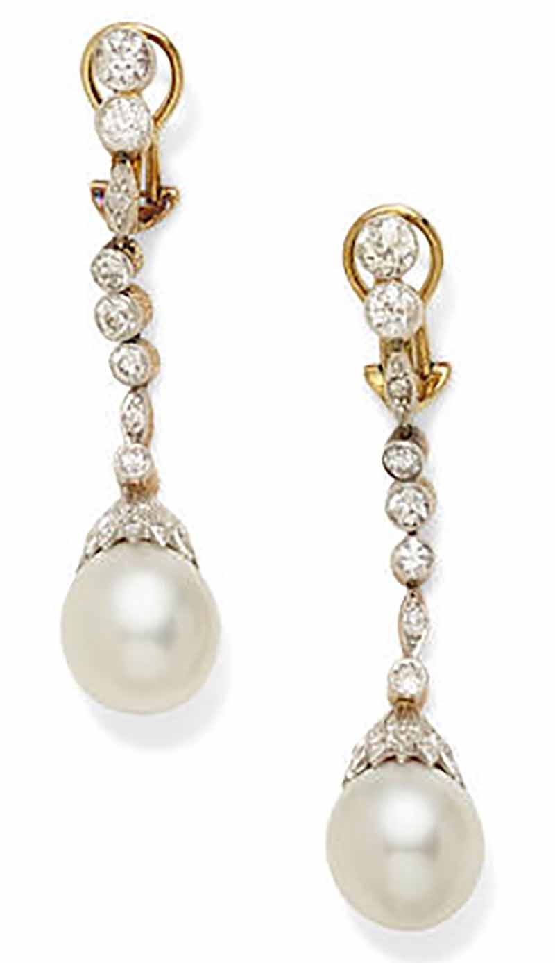 LOT 421 - A PAIR OF CULTURED PEARL, DIAMOND AND PLATINUM-TOPPED GOLD EAR PENDANTS