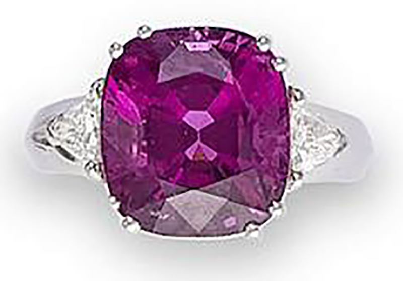 LOT 501 - A SPINEL AND DIAMOND RING