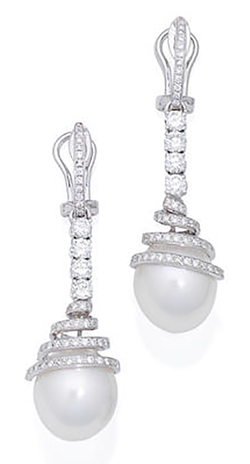 LOT 219 - A PAIR OF CULTURED PEARL AND DIAMOND EARRINGS