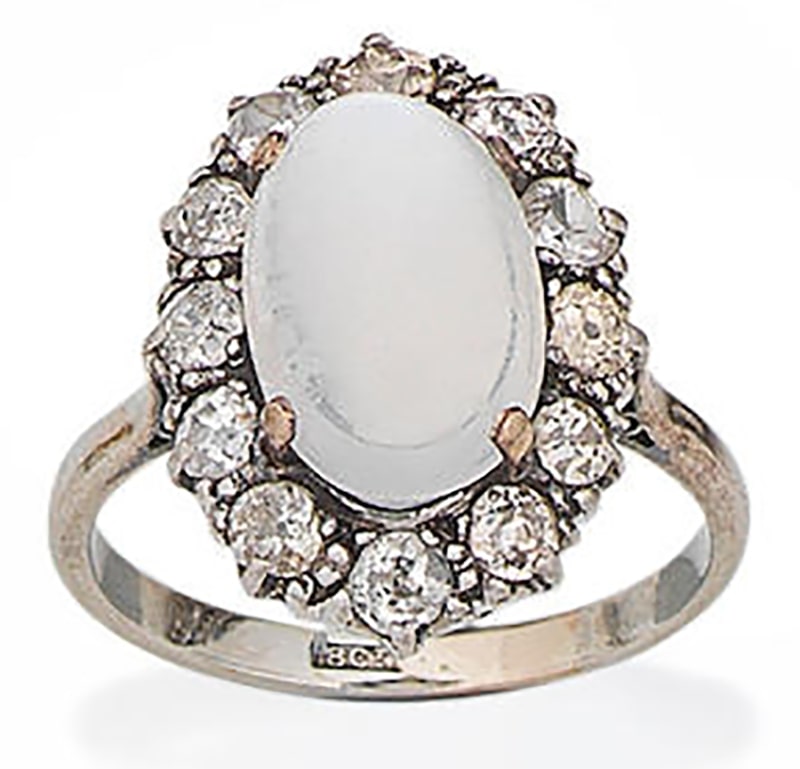 LOT 89 - MOONSTONE, RUBY AND DIAMOND CLUSTER RING