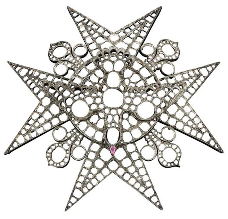 BADGE OF THE ROYAL ORDER OF HOLY SPIRIT, FROM WHICH DIAMONDS WERE OBTAINED TO CREATE MARIA ANNA'S TIARA, BY HUBNER