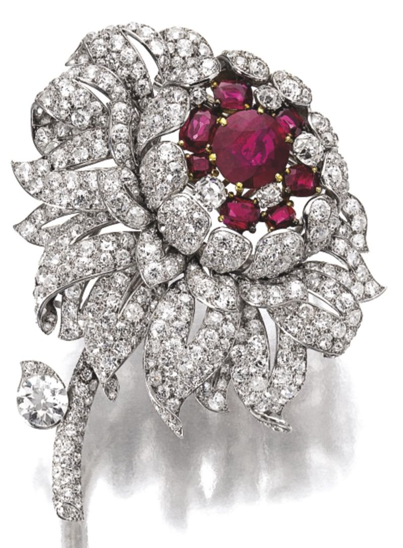 LOT 514 - RARE AND IMPORTANT RUBY AND DIAMOND BROOCH, CARTIER, CIRCA 1940