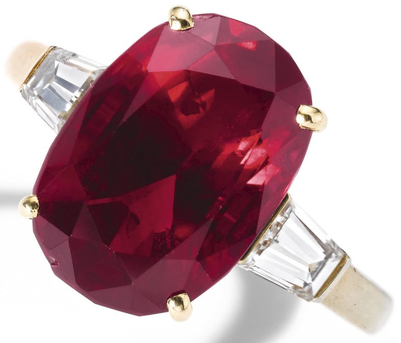 LOT 529 - RUBY AND DIAMOND RING