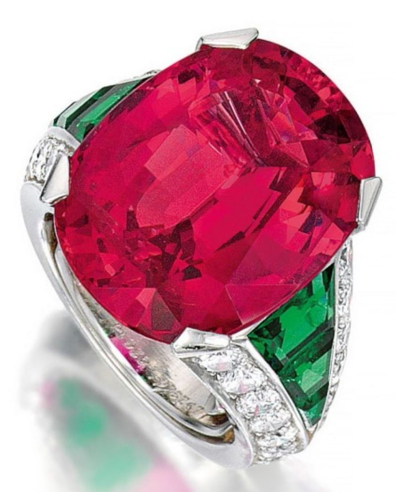 LOT-139-CARTIER-SPINEL-EMERALD-AND-DIAMOND-RING