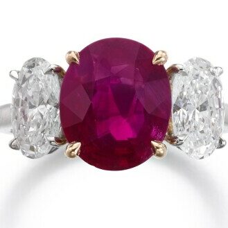 Lot 321 – Ruby and Diamond Ring