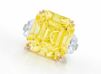 Lot 71 – EXCEPTIONAL COLORED DIAMOND AND DIAMOND RING
