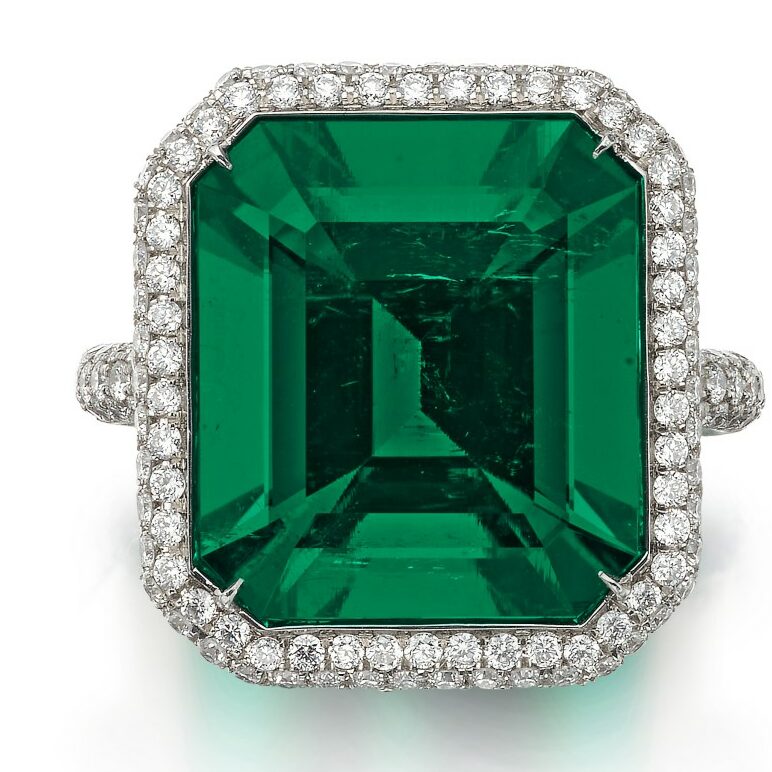 LOT 19 - A Superb Emerald and Diamond Ring